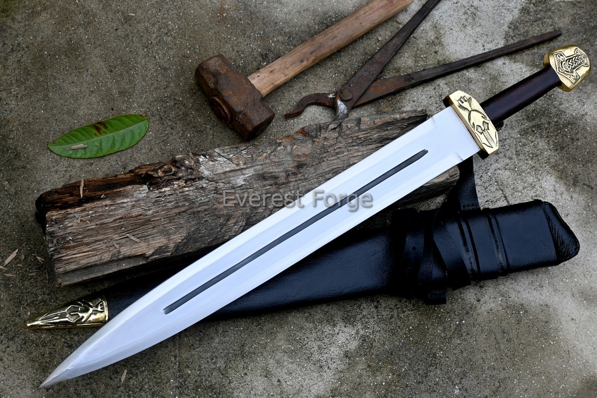 Galdius-sword_5-1200x800.jpg